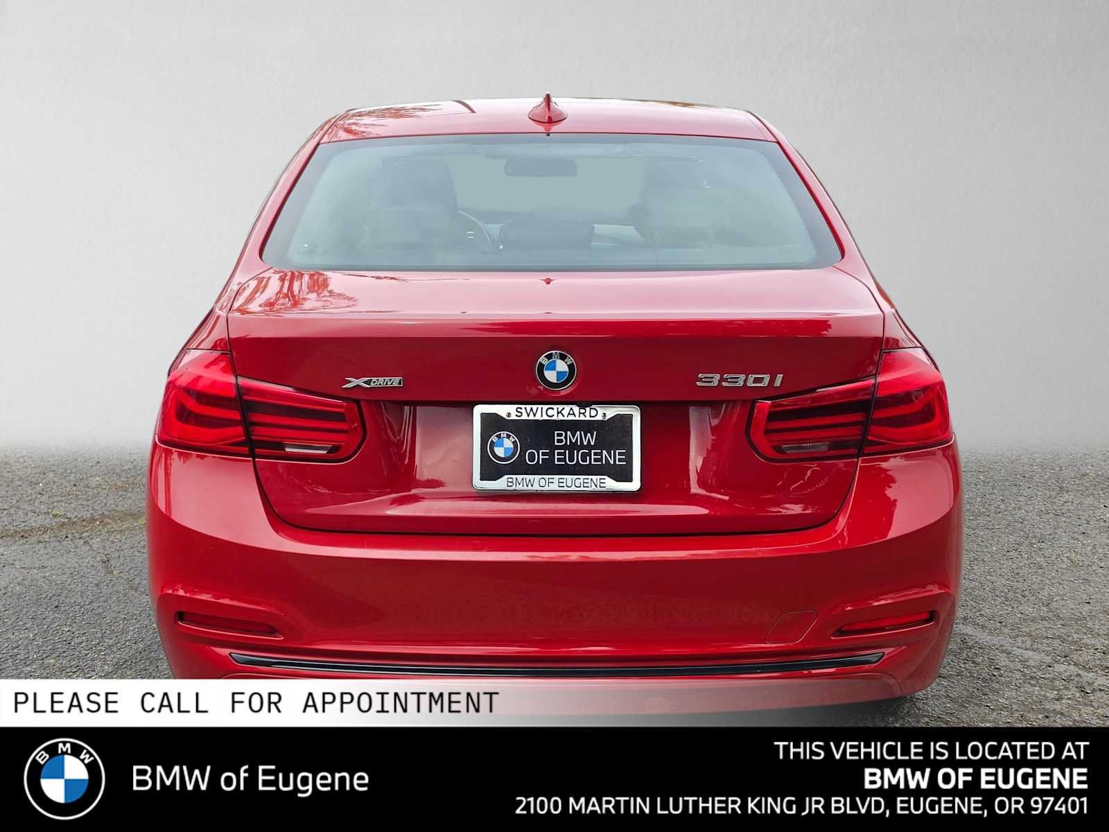 Used 2018 BMW 330i xDrive Sedan AWD/4WD image 4