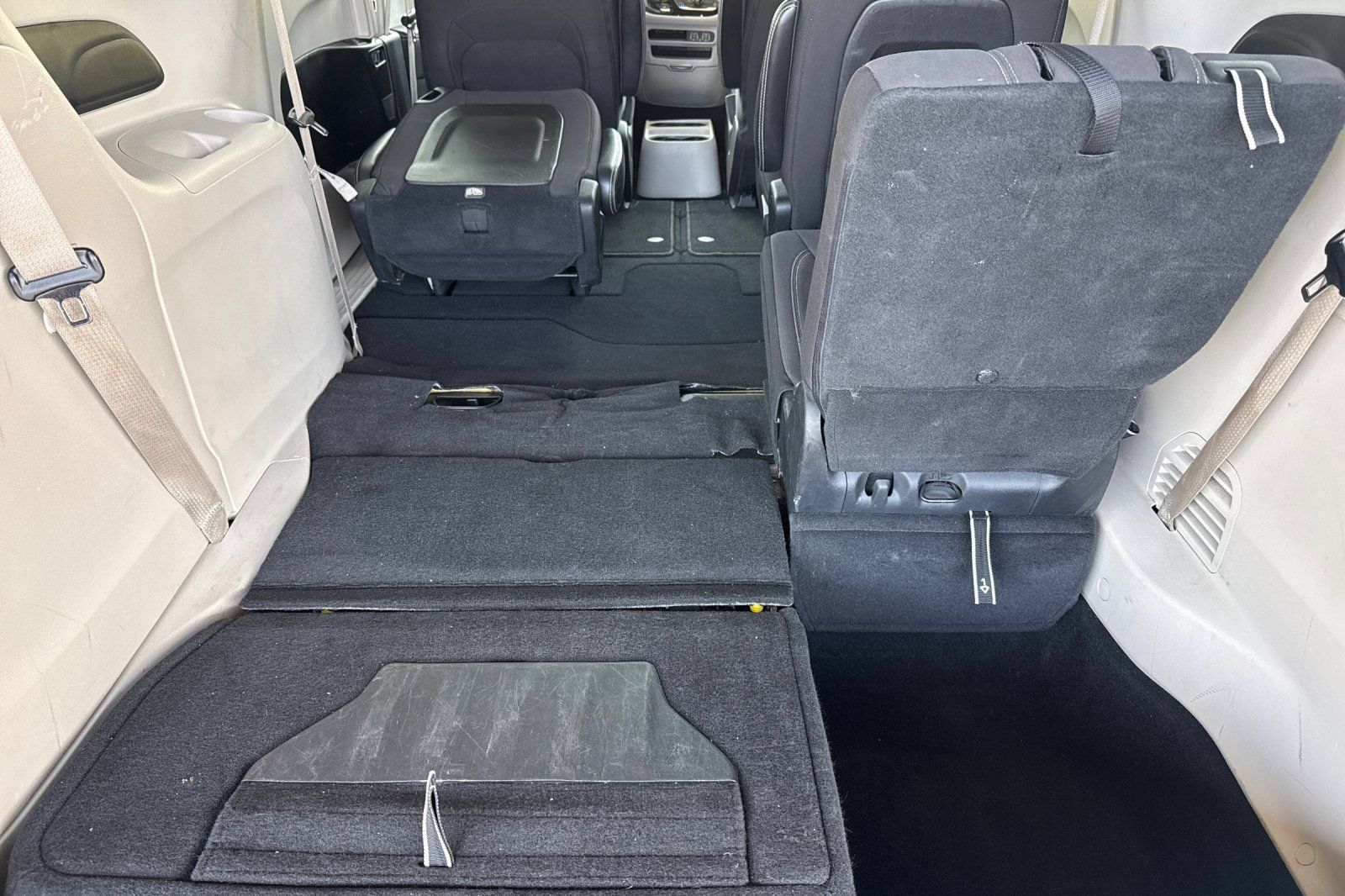 Used 2022 Chrysler Voyager LX FWD image 22