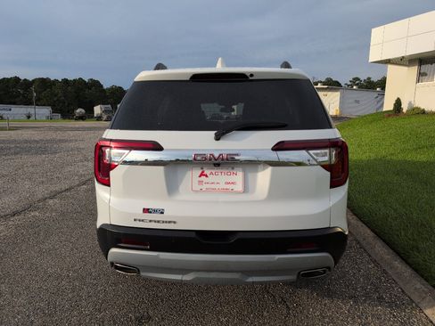 Used 2023 GMC Acadia SLT image 3