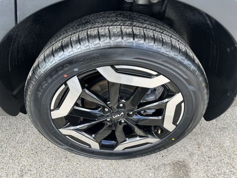 Certified 2024 Kia Telluride S w/ S Sunroof Package image 18