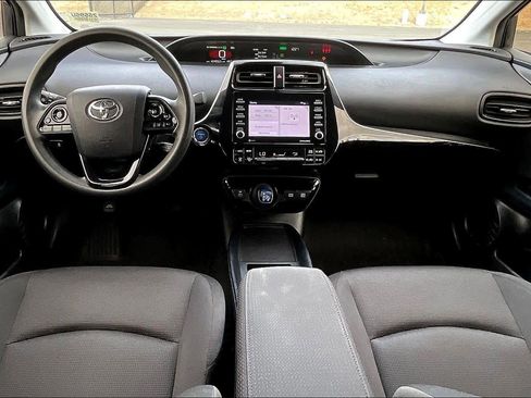 Used 2021 Toyota Prius L Eco image 18