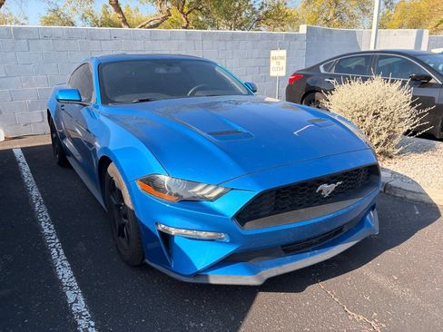 Used 2019 Ford Mustang Coupe RWD image 4