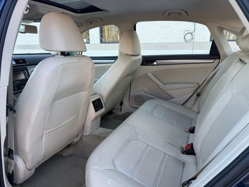 Used 2014 Volkswagen Passat 1.8T SE image 9