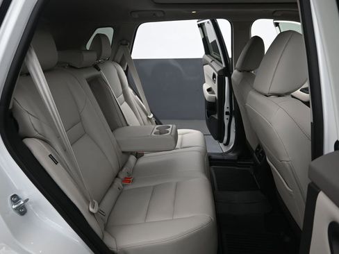 Used 2023 Nissan Rogue SL w/ SL Premium Package FWD image 32
