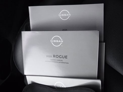 Used 2023 Nissan Rogue SV w/ SV Premium B Package image 39