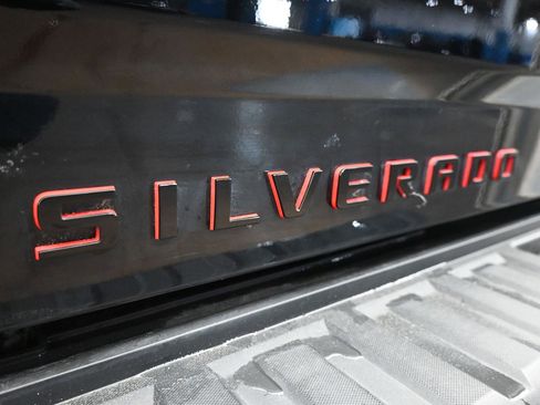 Used 2018 Chevrolet Silverado 1500 Custom w/ Custom Value Package image 22