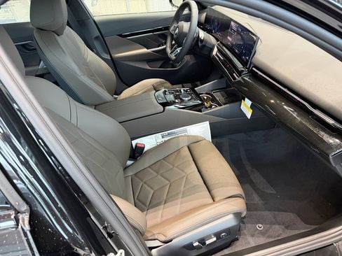 New 2026 BMW 530i xDrive w/ M Sport Package image 14