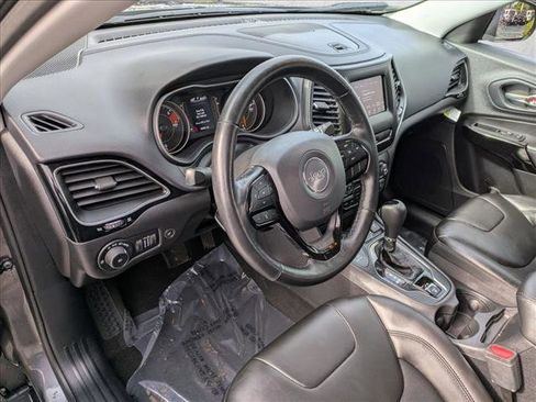 Certified 2020 Jeep Cherokee Altitude image 9