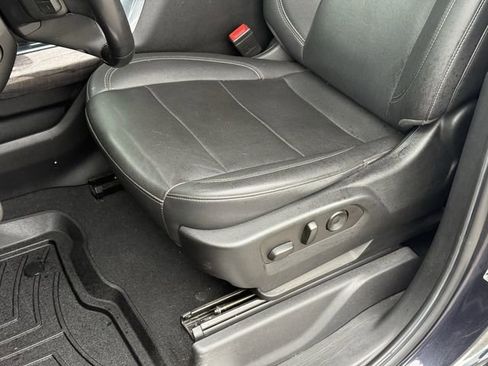 Used 2022 Chevrolet Silverado 1500 LTZ w/ Technology Package image 14