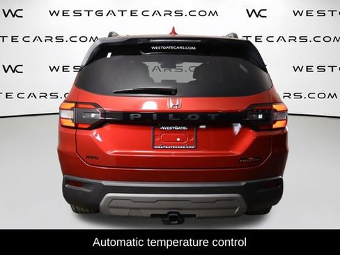 Used 2024 Honda Pilot TrailSport image 4