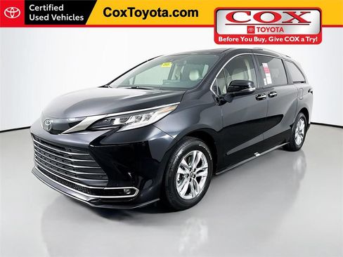 Used 2026 Toyota Sienna Limited FWD image 1