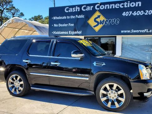Used 2011 Cadillac Escalade 2WD image 5