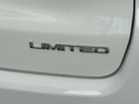 Used 2018 Jeep Compass Limited w/ Safe & Security Group AWD/4WD image 5