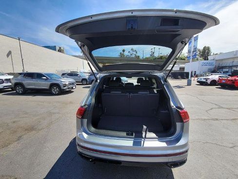 Used 2022 Volkswagen Tiguan SE R-Line image 24