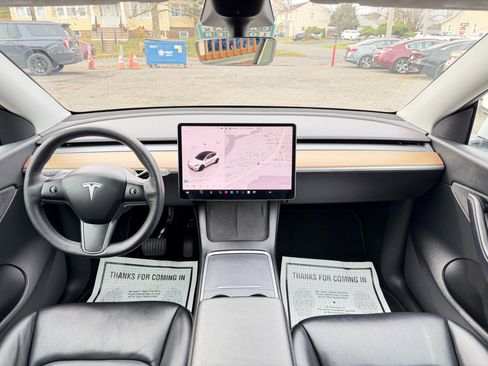 Used 2022 Tesla Model Y Long Range image 24