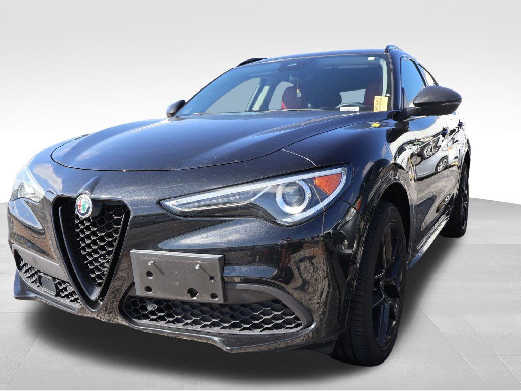 Used 2020 Alfa Romeo Stelvio Ti w/ Nero Edizione AWD/4WD image 2