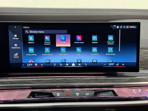 Used 2024 BMW i7 xDrive60 w/ Premium Package image 27