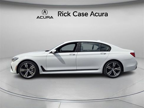 Used 2016 BMW 750i xDrive image 3