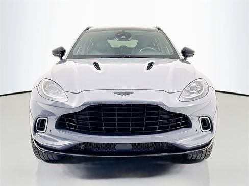 Used 2021 Aston Martin DBX image 2