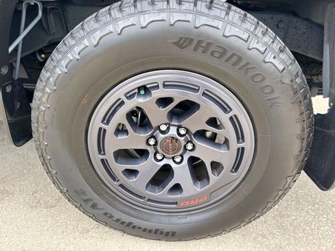 Used 2025 Nissan Frontier PRO-4X w/ Pro Convenience Package AWD/4WD image 10