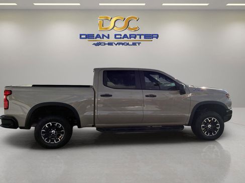 Used 2022 Chevrolet Silverado 1500 ZR2 w/ Technology Package image 9