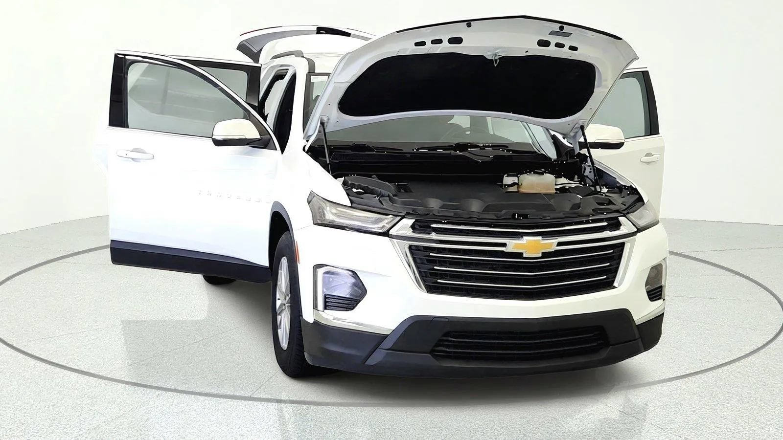 Used 2023 Chevrolet Traverse LT FWD image 12