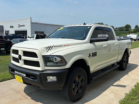 Used 2016 RAM 2500 Laramie w/ Sport Appearance Group AWD/4WD image 2
