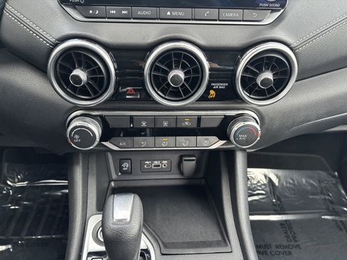 Used 2024 Nissan Sentra SV image 19