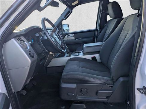 Used 2015 Ford Expedition XLT image 15