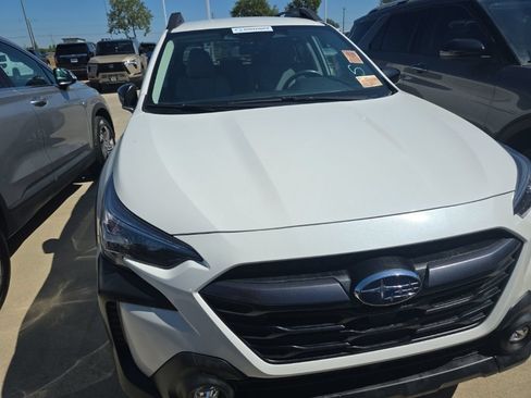 Used 2024 Subaru Outback Premium AWD/4WD image 10