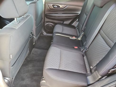 Used 2019 Nissan Rogue S FWD image 24