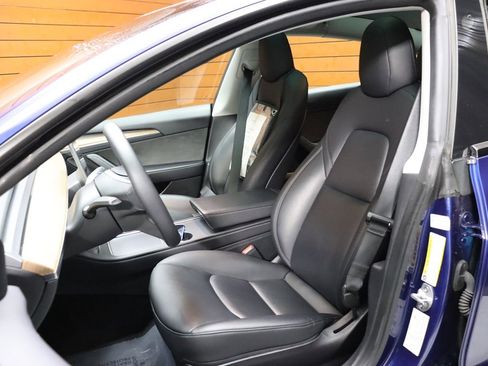 Used 2022 Tesla Model 3 Long Range image 37