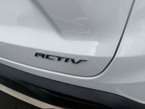 Used 2025 Chevrolet Trax ACTIV w/ Sunroof Package image 9