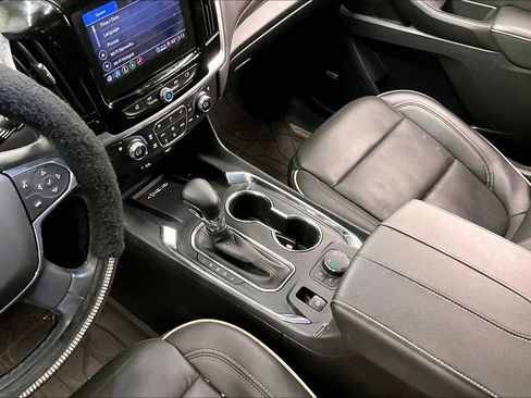 Used 2023 Chevrolet Traverse Premier AWD/4WD image 16