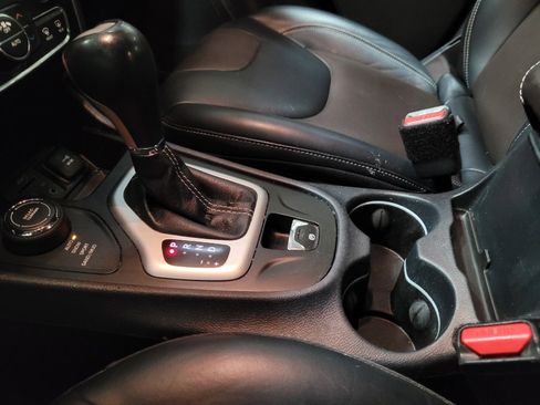 Used 2015 Jeep Cherokee Limited AWD/4WD image 26