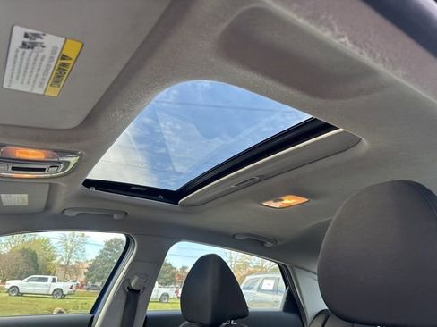 Used 2025 Hyundai Elantra SEL w/ Cargo Package image 20