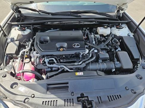 Used 2025 Lexus ES 300h w/ Premium Package FWD image 23
