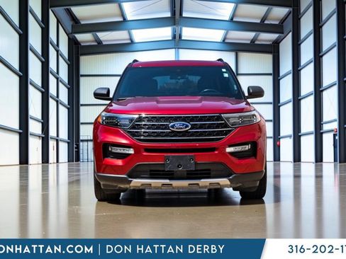 Used 2020 Ford Explorer XLT w/ Equipment Group 202A AWD/4WD image 27