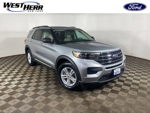Used 2022 Ford Explorer XLT image 1