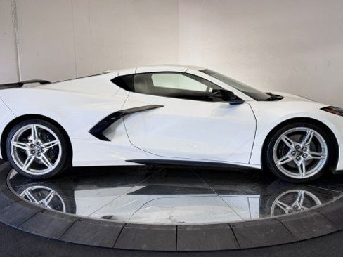 Used 2023 Chevrolet Corvette Stingray Premium Cpe w/ Z51 Performance Package image 26