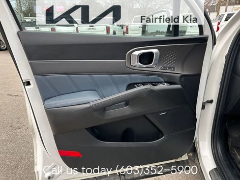 Used 2025 Kia Sorento SX Prestige image 10