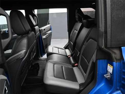 Used 2022 Ford Bronco Black Diamond image 11