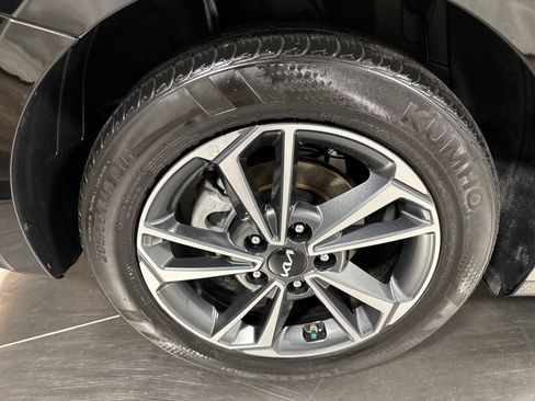 Used 2024 Kia Forte LXS FWD image 13