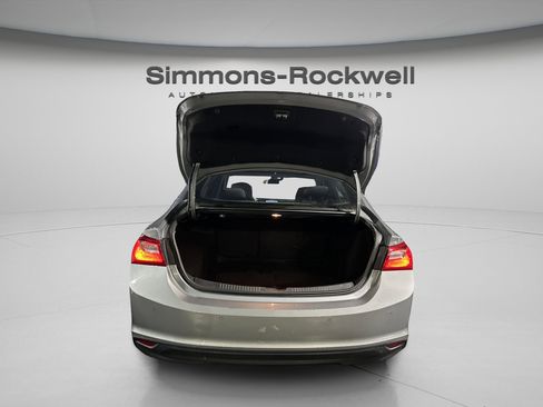 Used 2024 Chevrolet Malibu LT image 20