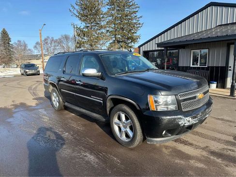 Used 2014 Chevrolet Suburban LTZ image 6