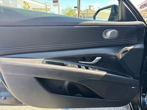 Used 2024 Hyundai Elantra Limited image 14