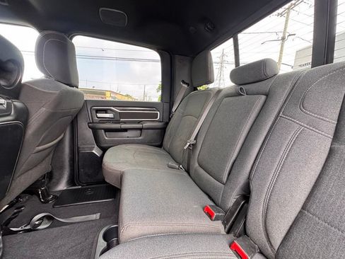 Used 2024 RAM 2500 Big Horn w/ Night Edition AWD/4WD image 18
