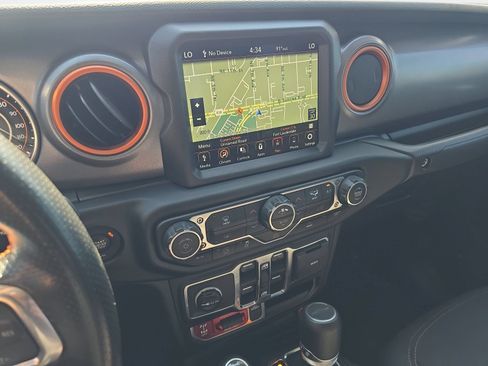 Used 2023 Jeep Gladiator Mojave AWD/4WD image 25