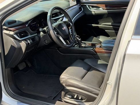 Used 2017 Cadillac XTS Luxury FWD image 11