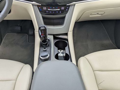 Used 2022 Cadillac XT6 Premium Luxury w/ Technology Package AWD/4WD image 20
